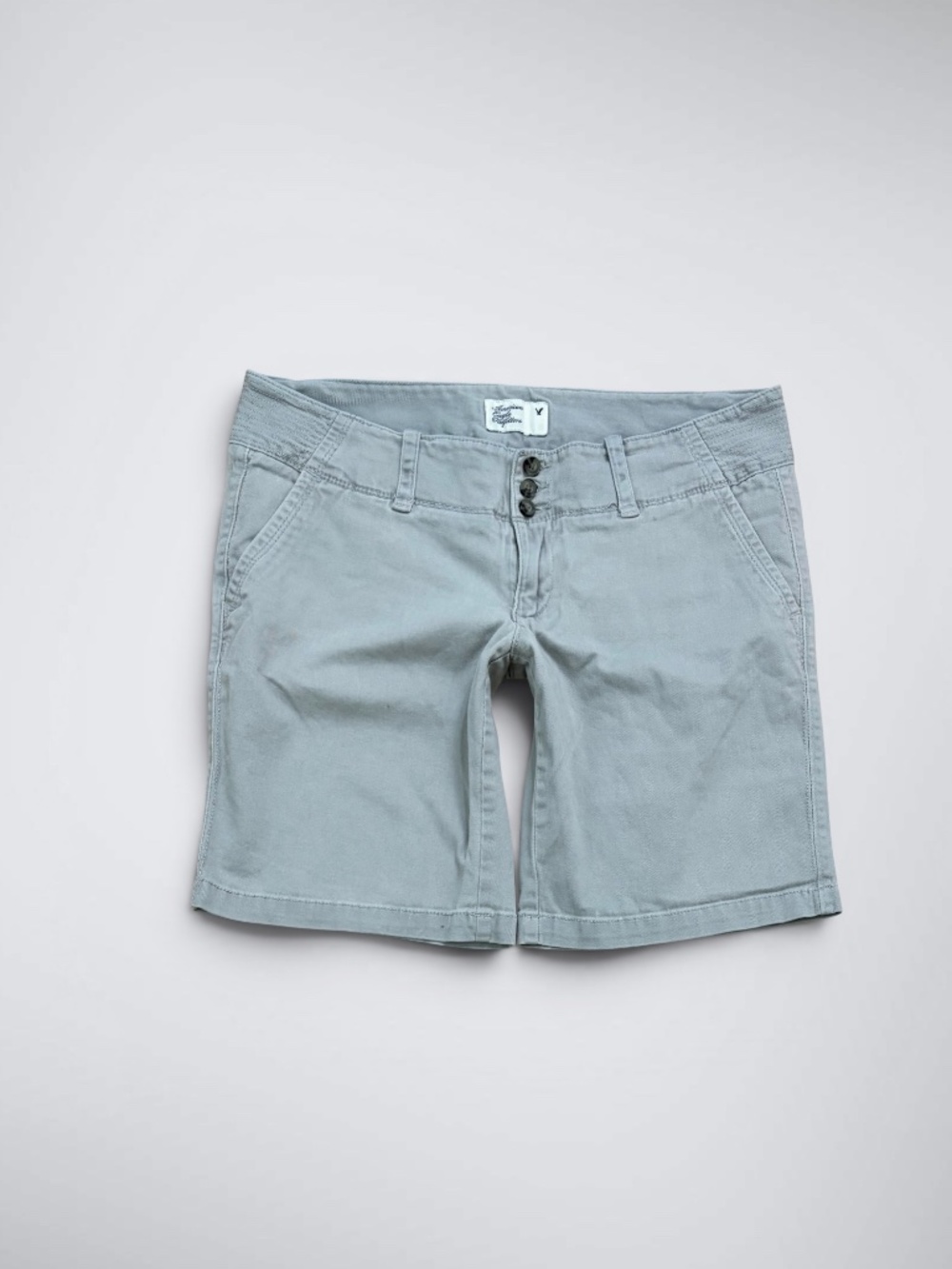 Early 2000s American Eagle Outfitters Light Grey Low Rise Chino Shorts
